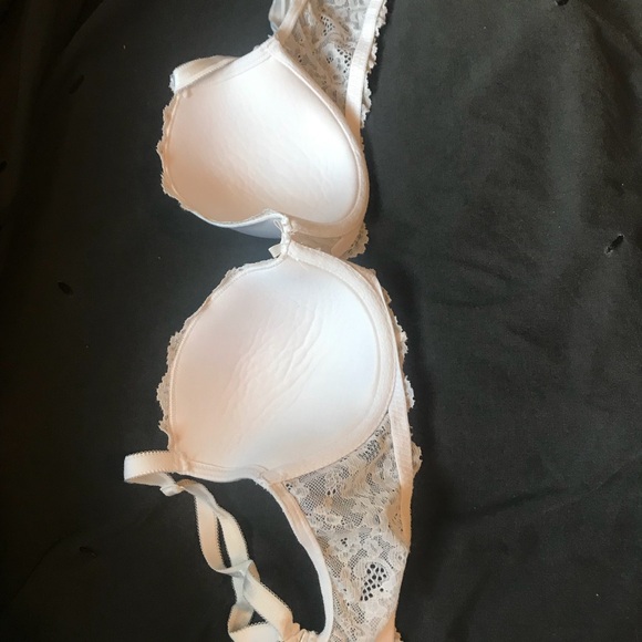 Victoria’s Secret Bra - Picture 3 of 7